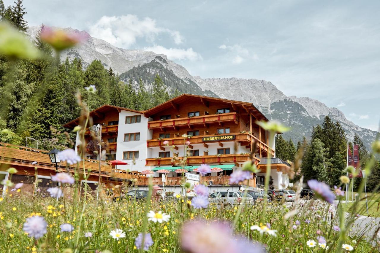 Hotel Hubertushof - Ihr Hotel Mit Herz Leutasch Eksteriør billede