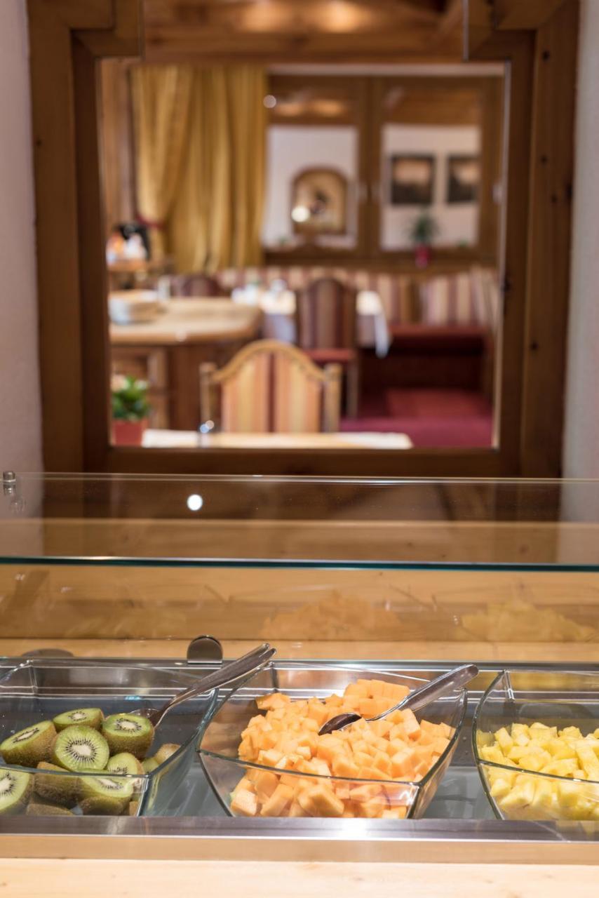 Hotel Hubertushof - Ihr Hotel Mit Herz Leutasch Eksteriør billede